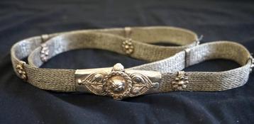 Prachtige zilveren tribale riem uit Yemen beschikbaar voor biedingen