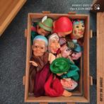 poppen poppekast + speciaal kistje, Enlèvement, Utilisé, Autres types