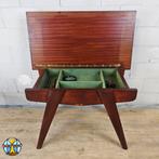 Vintage naaikastje van teakhout  / bijzettafel met klep 60s, Ophalen of Verzenden, Huis en Inrichting