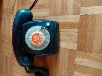 Vintage  telefoon beschikbaar voor biedingen