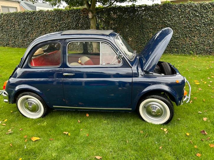Fiat 500 oldtimer   2 stuks  b’auw en beige, Autos, Oldtimers & Ancêtres, Particulier, Fiat, Bleu, Beige, Enlèvement
