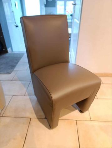 stoelen beschikbaar voor biedingen