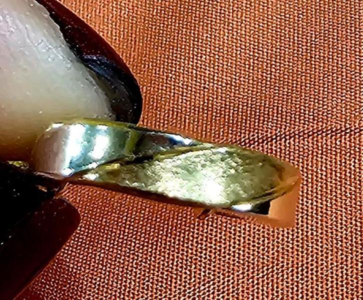 18 KARAATS GOUDEN HOEPEL, Handtassen en Accessoires, Oorbellen, Nieuw, Hangers, Goud, Goud, Ophalen of Verzenden