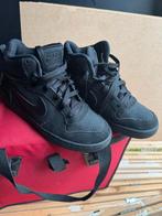 Nike kinderschoenen maat 35,5, in heel goede en propere staa, Kinderen en Baby's, Kinderkleding | Schoenen en Sokken, Ophalen