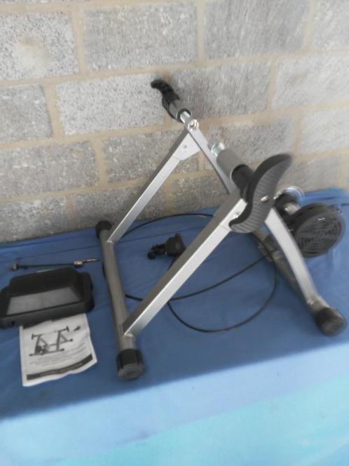 Fietstrainer HOMCOM, Sport en Fitness, Wielrennen, Ophalen