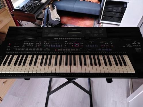 Yamaha PSR-1700, Muziek en Instrumenten, Keyboards, Gebruikt, 61 toetsen, Yamaha, Midi-aansluiting, Ophalen