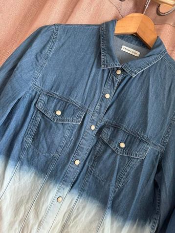 Veste en jeans  beschikbaar voor biedingen