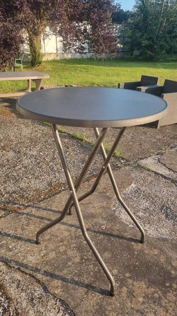 4 Tables Hautes Mange Debout professionnelle avec Housse beschikbaar voor biedingen