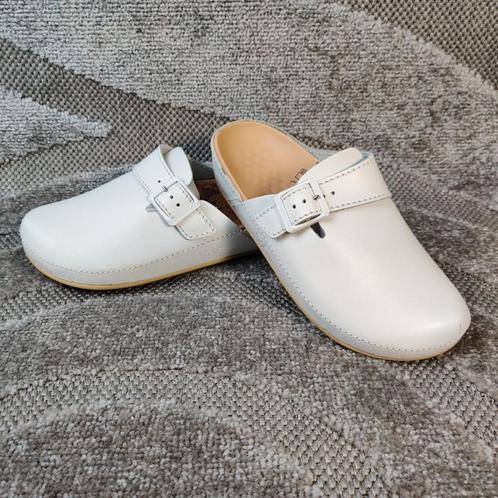 Vital gesloten slippers klomp wit leder anti-spatader nieuw, Kleding | Dames, Schoenen, Slippers, Wit, Ophalen of Verzenden