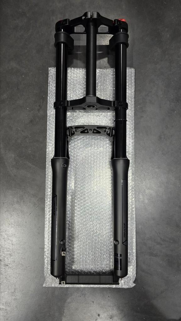 Fourche 26" 4.0" Fatbike air Bolany globe 3t trottinette VTT, Vélos & Vélomoteurs, Vélos Pièces, Neuf, Pneu, Enlèvement ou Envoi