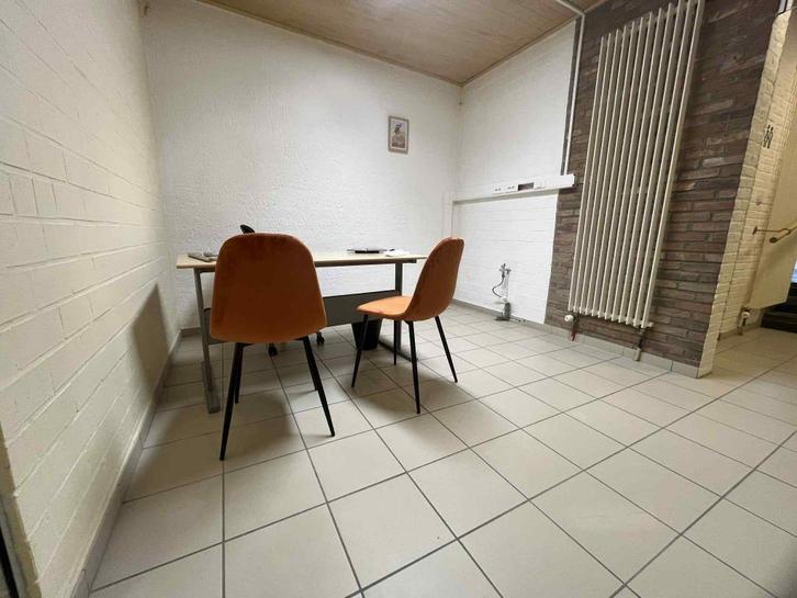 Bureau en cabinet pluridisciplinaire a Péruwelz, Immo, Appartementen en Studio's te huur, Provincie Henegouwen, Minder dan 20 m²