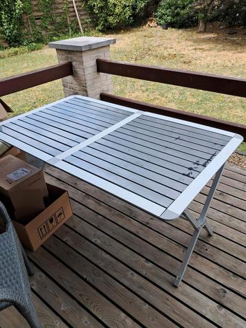 Camping tafel, opplooibaar. Gebruikte staat beschikbaar voor biedingen