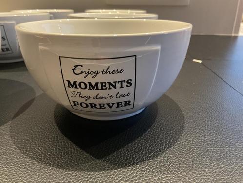 Zes mooie soepkommen of ontbijtkommen met mooie tekst, Huis en Inrichting, Keuken | Servies, Zo goed als nieuw, Kom(men), Effen