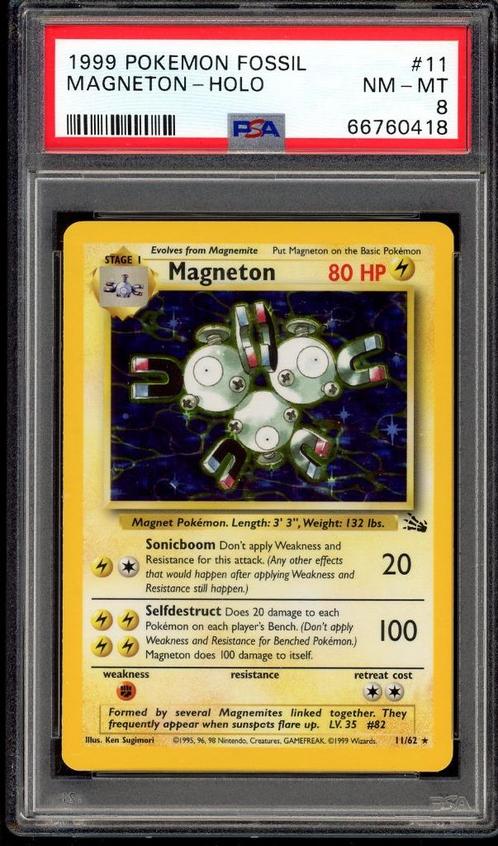 Magneton Holo PSA 8 - 11/62 - Fossil 1999, Hobby en Vrije tijd, Verzamelkaartspellen | Pokémon, Zo goed als nieuw, Losse kaart