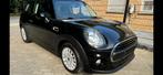 Mini cooper D 1.5 diesel 2016, Auto's, Voorwielaandrijving, 4 zetels, Stof, Zwart