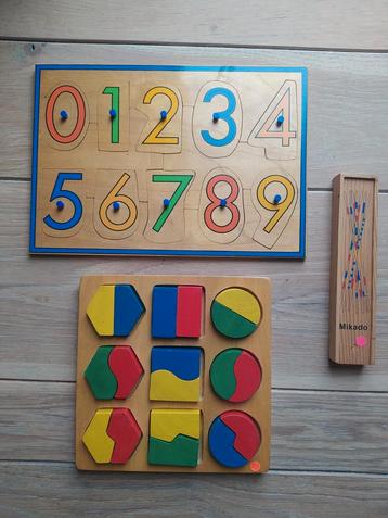 Puzzles en bois et mikado

(5 euros ensemble), Enlèvement ou Envoi, Utilisé