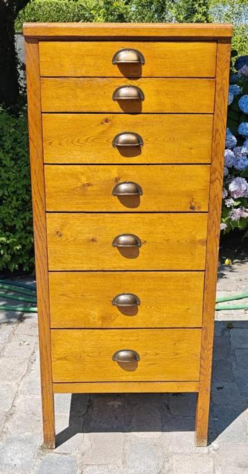 Vintage ladekast met 7 lades beschikbaar voor biedingen