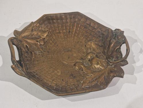 Massief bronzen schaal art Nouveau Vide Poche met kastanje, Antiek en Kunst, Antiek | Brons en Koper, Brons, Ophalen of Verzenden