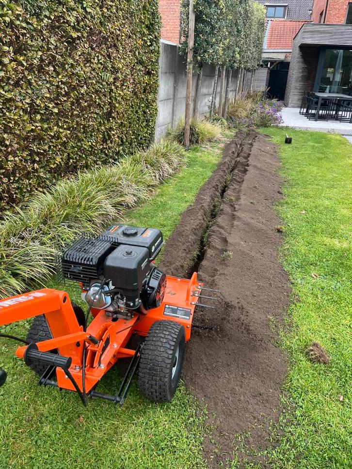 Sleuvenfrees te huur + aanhangwagen, Tuin en Terras, Hand-tuingereedschap, Zo goed als nieuw, Ophalen