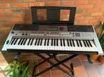 Yamaha keyboard E443 met staander, Musique & Instruments, Claviers, Comme neuf, Enlèvement ou Envoi
