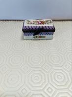 Boîte à pilules décorative en colorée Porcelain Art, Enlèvement ou Envoi