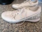 Schoenen wit merk nike – maat uk6 = 40, Kleding | Heren, Schoenen, Nike, Ophalen of Verzenden, Gedragen, Wit