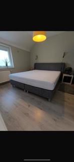 2 persoon bed met matras 2m op 1,80m, Vakantie, Bed & Breakfasts en Pensions