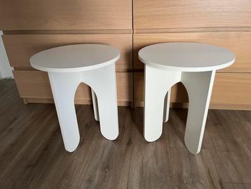 Bijzettafel (2 beschikbaar) beschikbaar voor biedingen