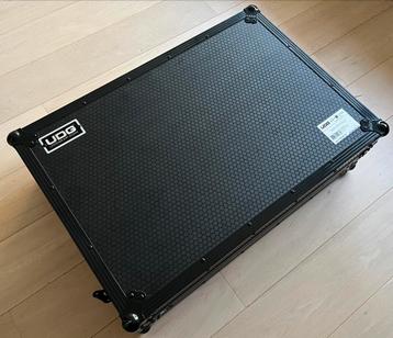 UDG Ultimate Flight Case Pioneer XDJ-RX3 Black Plus, Musique & Instruments, Enlèvement, Comme neuf, Autres instruments, Flight case