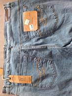 Dames jeans plat gemeten 50cm en 110cm l, Kleding | Dames, Spijkerbroeken en Jeans, Ophalen of Verzenden, Zo goed als nieuw