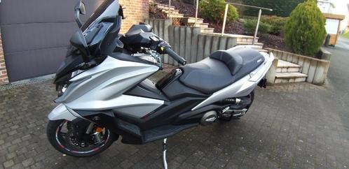 Kymco AK 550 full équipé été et hiver 11.000 km, Vélos & Vélomoteurs, Scooters | Kymco, Comme neuf, Autres modèles, Essence, Enlèvement