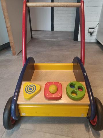 Loopwagentje in hout beschikbaar voor biedingen