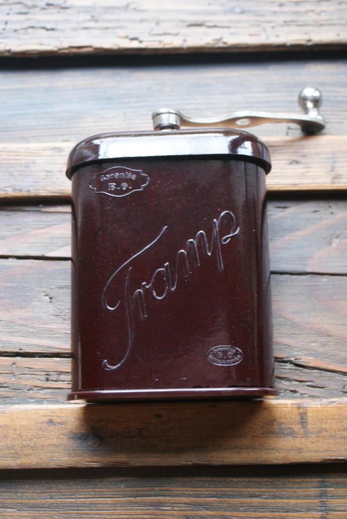 Moulin à café allemand WWII Tramp bakélite, Verzamelen, Militaria | Tweede Wereldoorlog, Ophalen of Verzenden