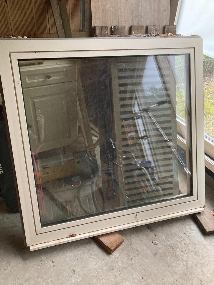 Alu raam met draai/kipfunctie creme P901, Doe-het-zelf en Bouw, Glas en Ramen, Zo goed als nieuw, Gevelraam of Ruit, 80 tot 120 cm