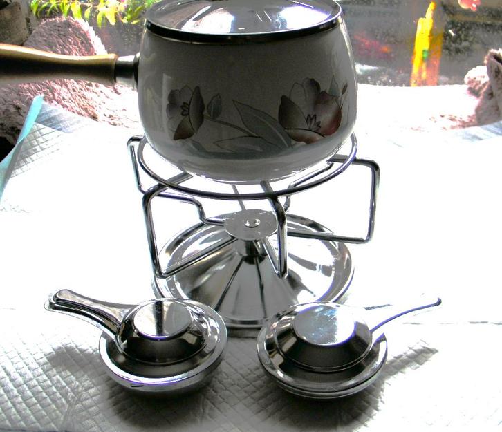 Service a fondue complet, Electroménager, Fondue, Comme neuf, Service à fondue, Brûleur, Enlèvement ou Envoi