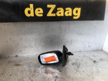 Buitenspiegel links van een Toyota Yaris beschikbaar voor biedingen