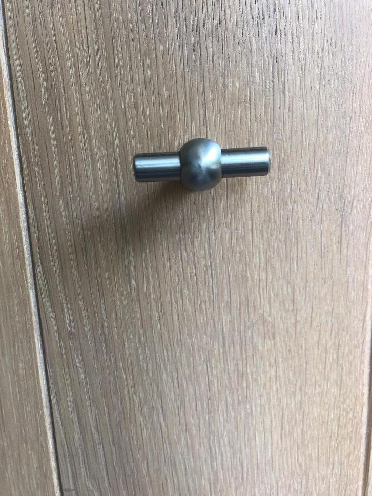 22 handgrepen / trekkers voor kasten in RVS zeer goede kwal, Huis en Inrichting, Kasten | Kleerkasten, Ophalen of Verzenden