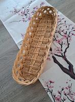 Lang ovaal rieten mandje, Huis en Inrichting, Woonaccessoires | Schalen en Manden, Mand, Ophalen of Verzenden, Zo goed als nieuw