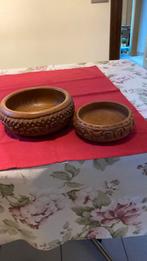 2 UITGESCULTEERDE schalen of potjes, Ophalen
