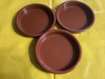 Terracotta schaaltjes beschikbaar voor biedingen