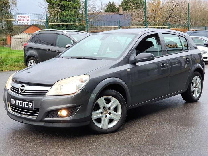 Opel Astra 1.8 ESSENCE 140CV - BOITE AUTO - FULL CARNET, Auto's, Opel, Bedrijf, Te koop, Astra, ABS, Airconditioning, Climate control