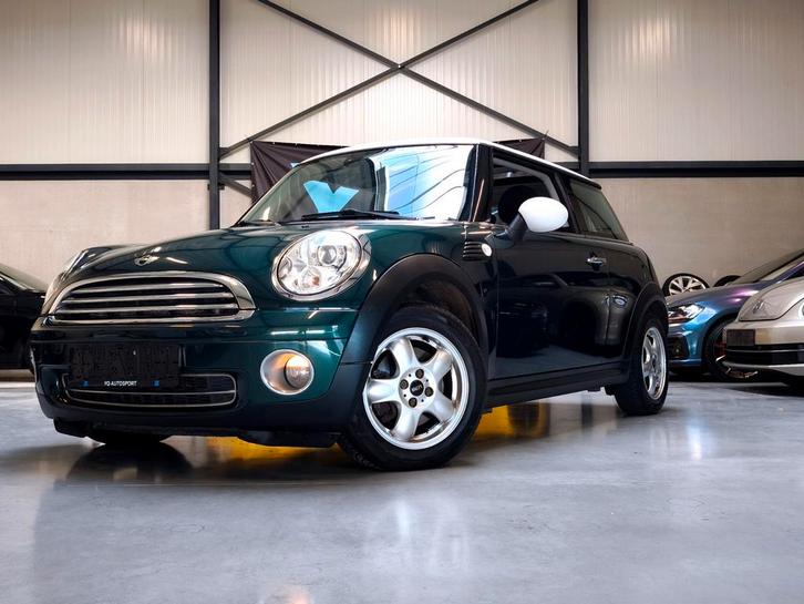 Mini Cooper one panodak zetelverw xenon airco Amby lights, Auto's, Mini, Bedrijf, Cooper, ABS, Airconditioning, Alarm, Bluetooth