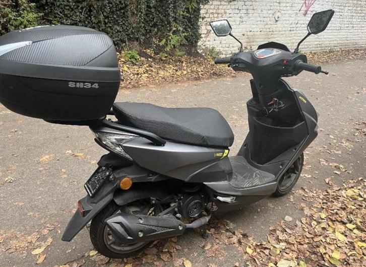 Scooter Classe B motron breezy 50 neuf 300km au compteur, Vélos & Vélomoteurs, Scooters | Marques Autre, Comme neuf, Enlèvement