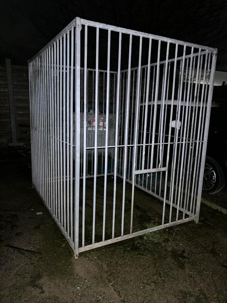Chenil extérieur, Animaux & Accessoires, Maisons pour chiens, Comme neuf, Chenil chien, 100 cm ou plus, 110 cm ou plus, Enlèvement