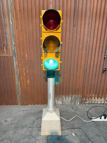 Authentique feu rouge américain de New York 185 cm, Enlèvement