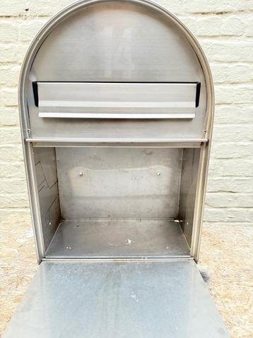 brievenbus roestvrij ( inox )  hangmodel voor aan muur  beschikbaar voor biedingen