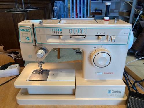 Singer 8222 "Magic 22" naaimachine, Hobby en Vrije tijd, Naaimachines en Toebehoren, Gebruikt, Naaimachine, Singer, Ophalen of Verzenden