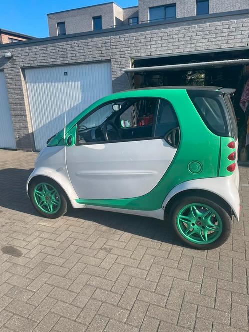 SMART Cdi Diesel 2002  139000 km  2.000,-, Auto's, Smart, Bedrijf, ForTwo, Panoramadak, Diesel, 3 deurs, Automaat, Grijs, Stof