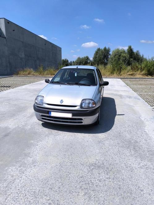 Renault Clio eerste eigenaar, Auto's, Renault, Bedrijf, Clio, Benzine, 5 deurs, Handgeschakeld, Zilver of Grijs, Overige kleuren