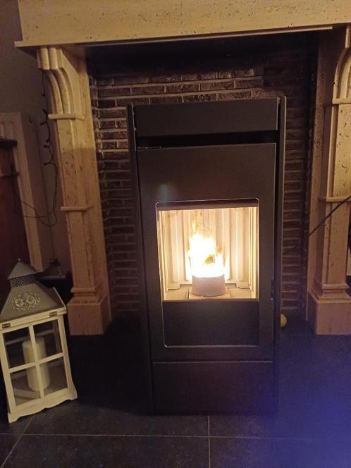 Pelletkachel Edilkamin Lena Plus, Doe-het-zelf en Bouw, Verwarming en Radiatoren, Zo goed als nieuw, Kachel, 80 cm of meer, Minder dan 60 cm